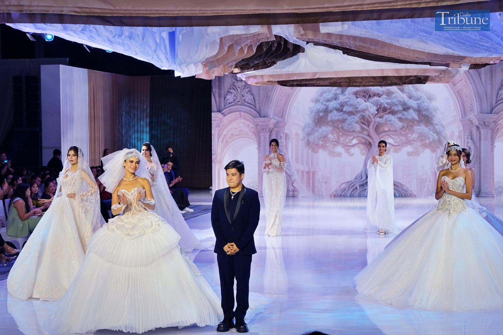 TRIBUNE-BRIDALFAIR